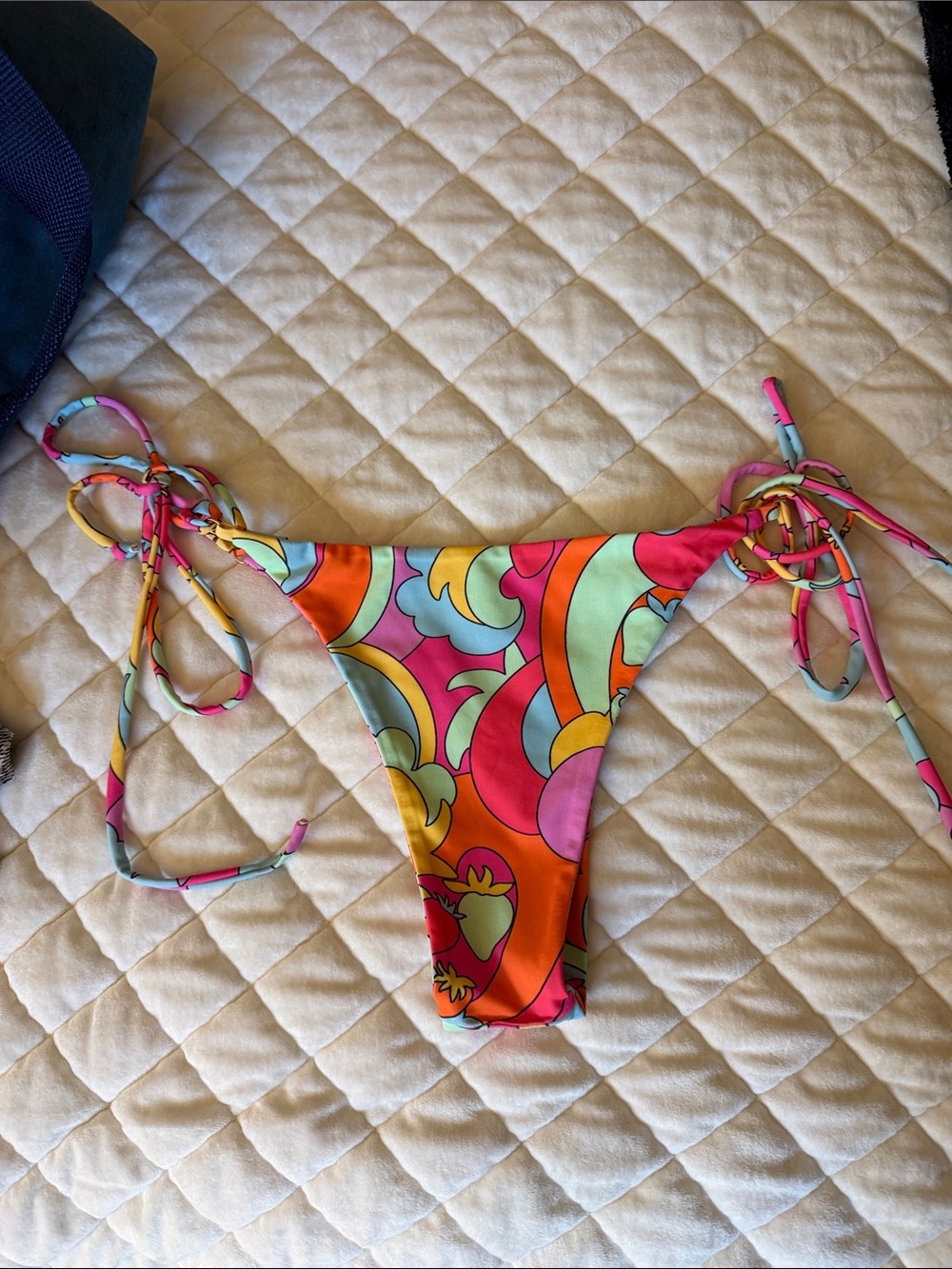 Kulani kinis Tie-Side Bikini Bottoms - Picture 2 of 3